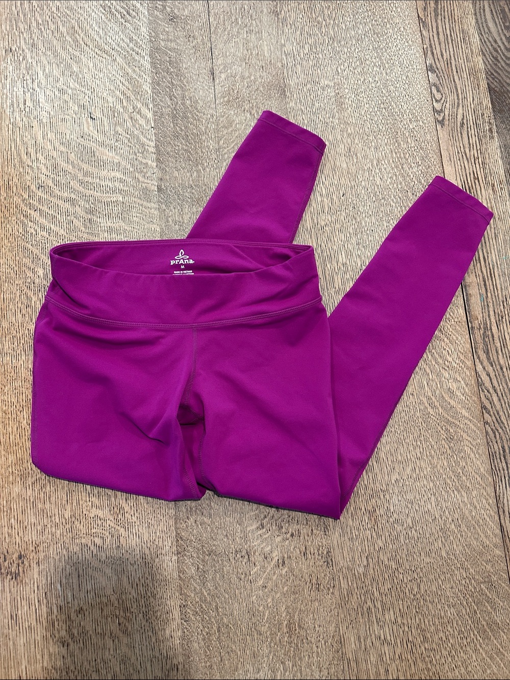 Prana Women’s Magenta Athletic Leggings like new